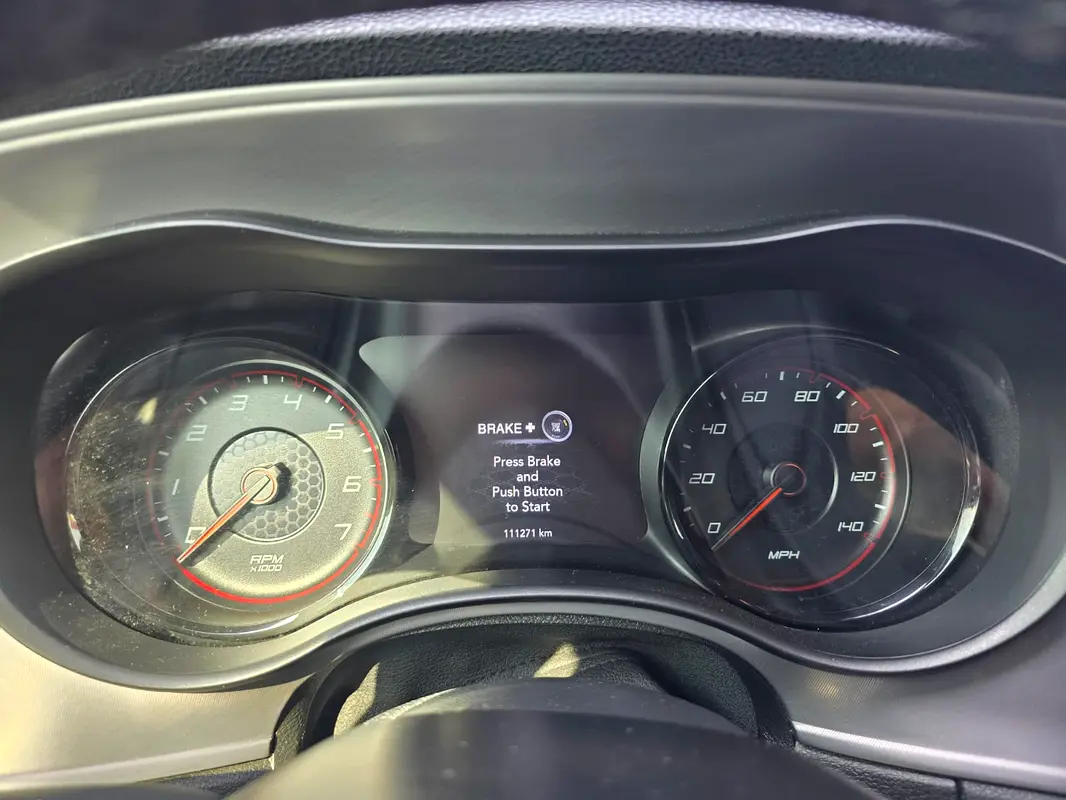 Dodge Charger 2023 — photo 1 of 12