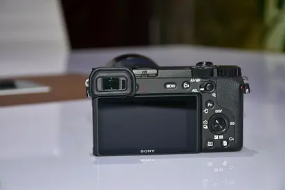 SONY A6600 WITH 50MM F1.8 LENS AND POLARIZED FILTER, DJI RAVAN EYE TRACKER