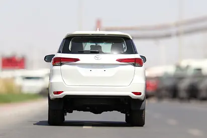 2026 Toyota FORTUNER 照片 2