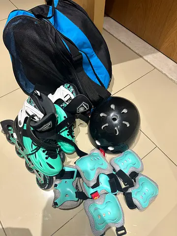 Kids inline skates with helmet, pads and carry bag - size 33-36