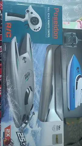 Remote Control Racing Boat with Controller - Poseidon