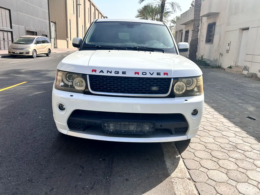 Land Rover Range Rover Sport 2012 — photo 1 of 17