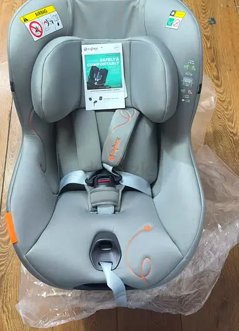 Brand new cybex Sirona G 360 i size car seat(NO BASE)