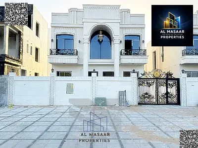 Golden opportunity: Classic villa with a 12-meter front setback, 5 master bedrooms, priced at 1,750,000 including ownership.