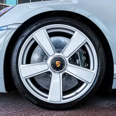 صورة 8 لـ 2025 Porsche 911