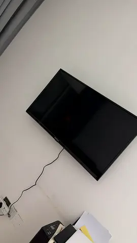 32-42 inch Wall-mounted LED TV in Good Working Condition