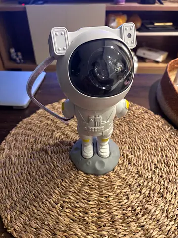 Small Astronaut Toy lightening