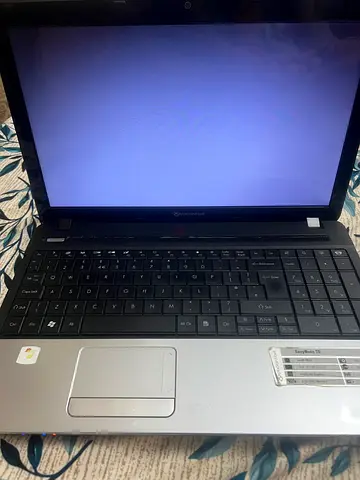 Easynote TE Laptop Packerd Bell 700 GB storage, 8GB RAM