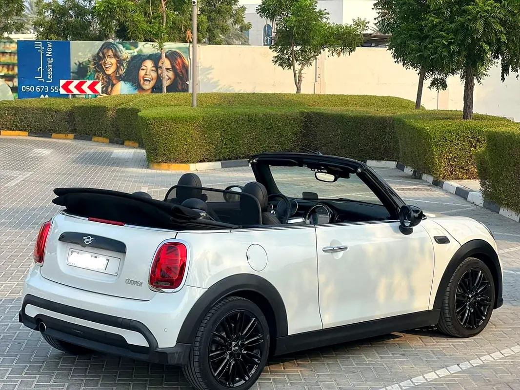 MINI Cooper 2024 — photo 1 of 8