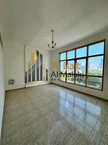 One-bedroom apartment with living room, 1 bathroom, free central AC – comfortable home in a prime location at a good price.