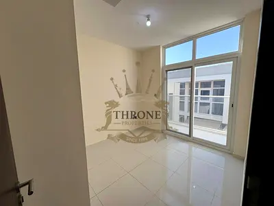 Prime Location-Unfurnished-Pool Facing-Single Row