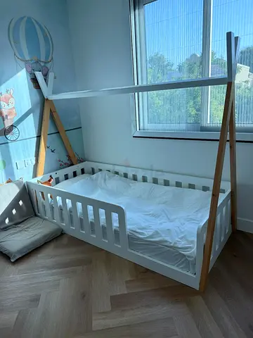 White wooden toddler floor bed with house-frame with the mattress- Great condition