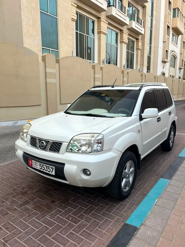 Nissan X-Trail 2009 — photo 1 of 8