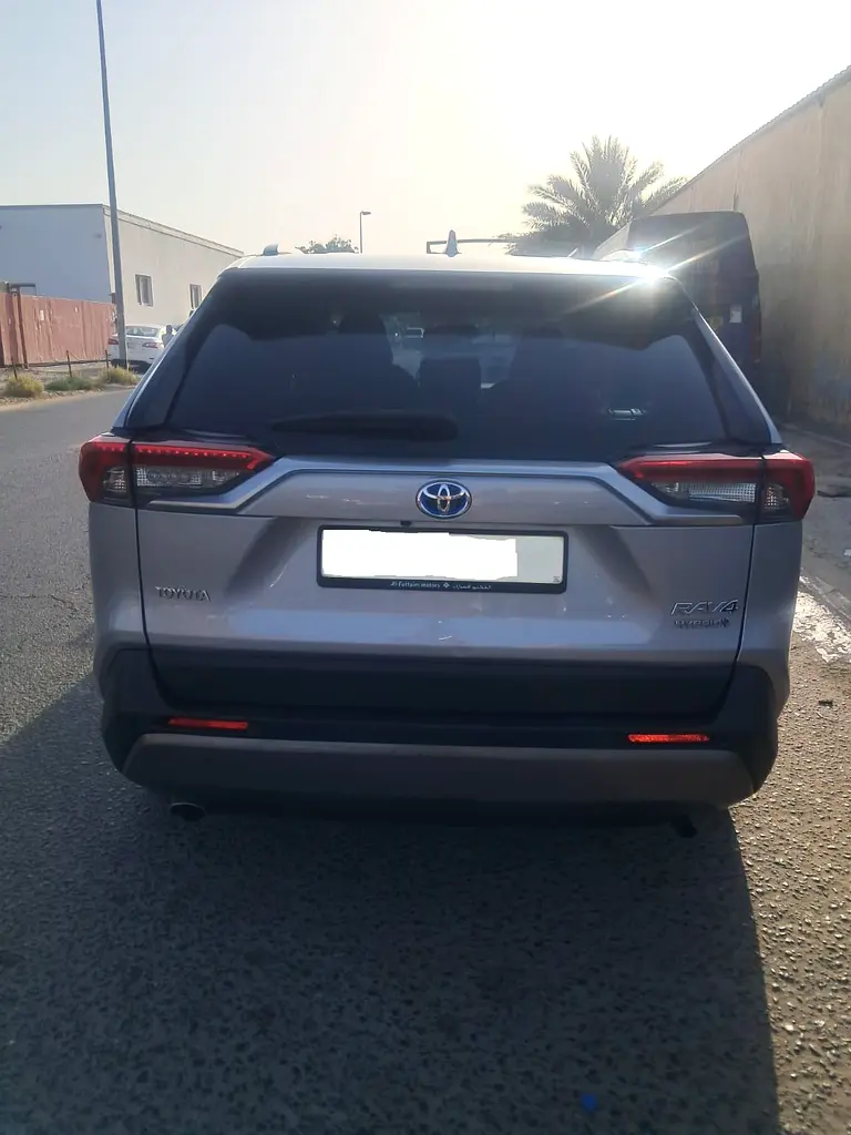 Toyota Rav 4 2021 — photo 1 of 12