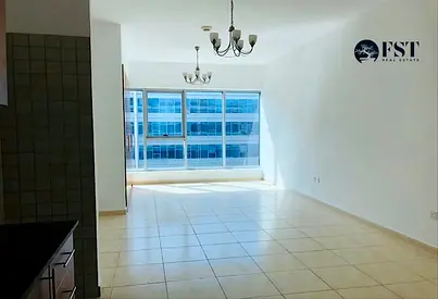 Spacious 2 Bedroom Apt with Square Balcony