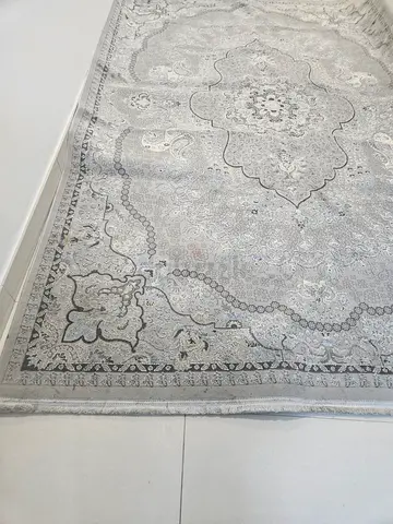 Beautiful Light grey Persian-style medallion rug — 8x10 (approx)