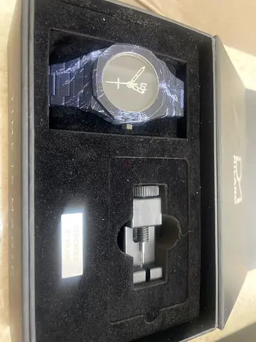 D1 Milano  mens black analog watch with box and extra links