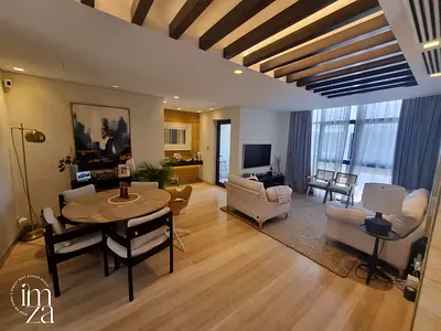 FAMILY FRIENDLY / COMMUNITY LIVING / CORNER UNIT