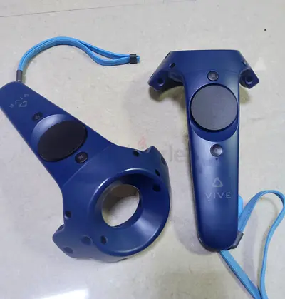 Pair of HTC Vive VR Controllers (Blue) - Working Condition