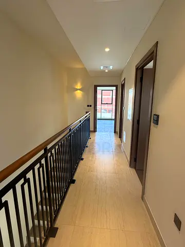 Elegant 4BR Townhouse, Single Row, walking distance to the central Hub