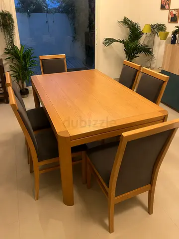 Dining table set- 6 chairs -excellent condition