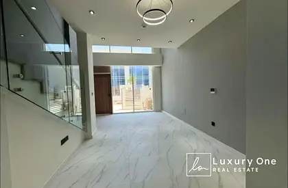 Road Facing View | Spacious Layout | 2 Parking