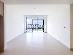 Skyline Views | High Floor | Brand New Living