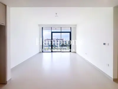Skyline Views | High Floor | Brand New Living