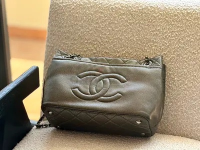 Chanel Quilted CC Logo Shoulder Bag - Dark Olive Lambskin