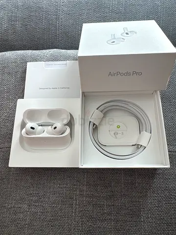 Apple AirPods Pro (2nd generation) excellent condition-Selling because barely use