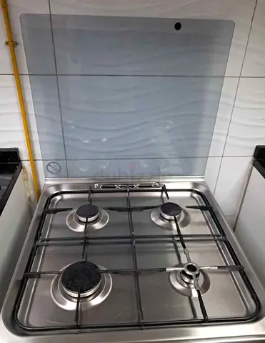 Whirpool 4 gas cooker with oven