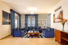 Serviced I Sea View I Beach Access I Balcony