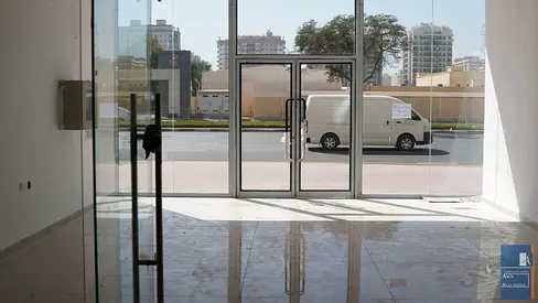 High Visibility Retail Unit in Prime Commercial Location