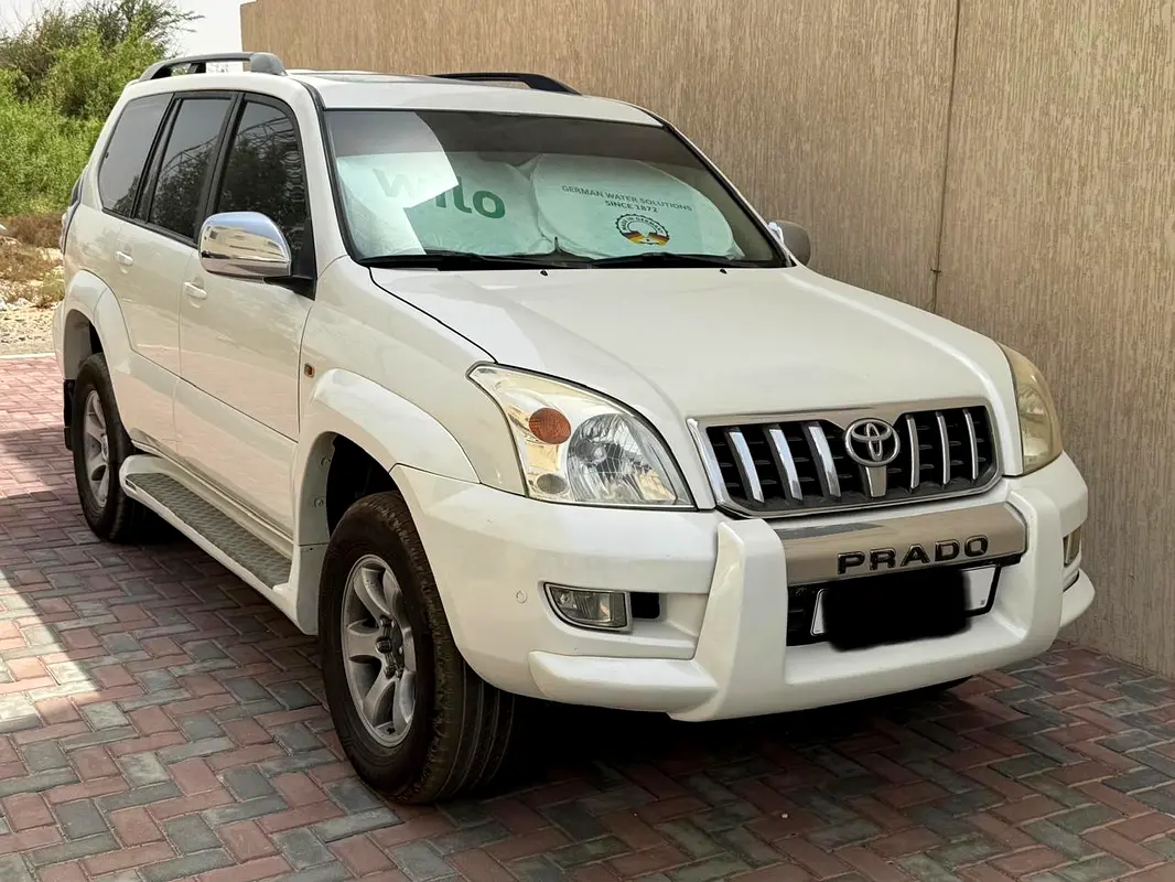 Toyota Prado 2009 — photo 1 of 7