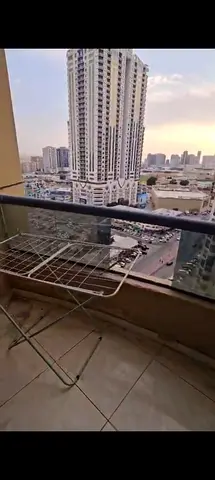 افضل برج بعجمان واكبر مساحة شقه واجمل التشطيبات مع اطلاله مميزه تكييف سنتر مركزي تقسيمات منظمه ورائعه خدمات امنية طوال اليوم صيانه دوريه علي المالك