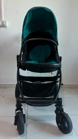 Graco Foldable Baby Stroller with Canopy - Good Condition