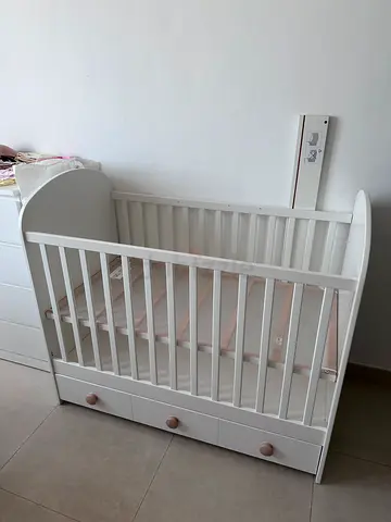 GONATT Ikea White wooden baby crib with under-drawers - good condition