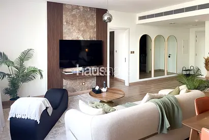 Upgraded | Bright | Close to Metro | Ready