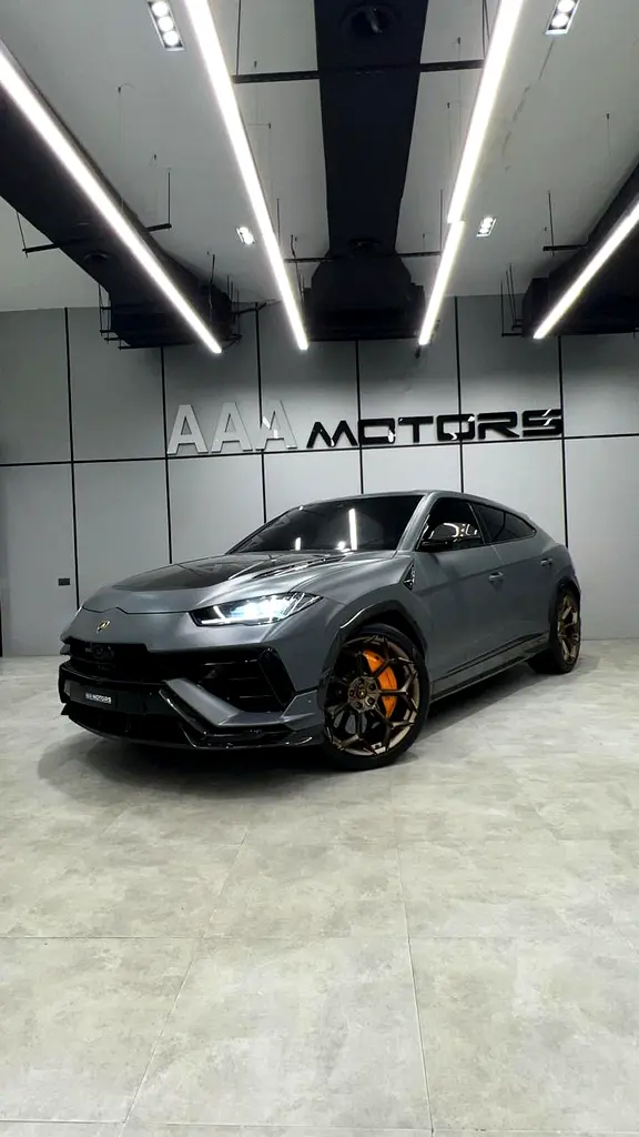 Lamborghini Urus 2024 — photo 1 of 13