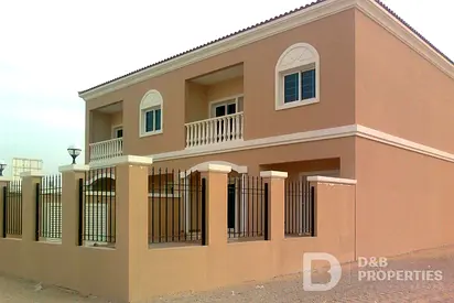 3 Bedroom Corner Villa | Vacant | Private Garden