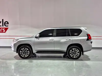 2023 Toyota PRADO photo 5