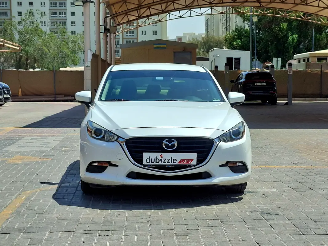 Mazda 3 2018 — photo 1 of 12
