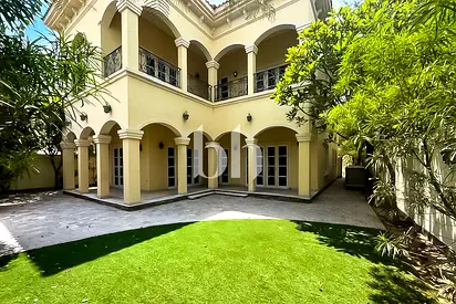 Park Facing|Upgraded|5 bed |Corner Plot