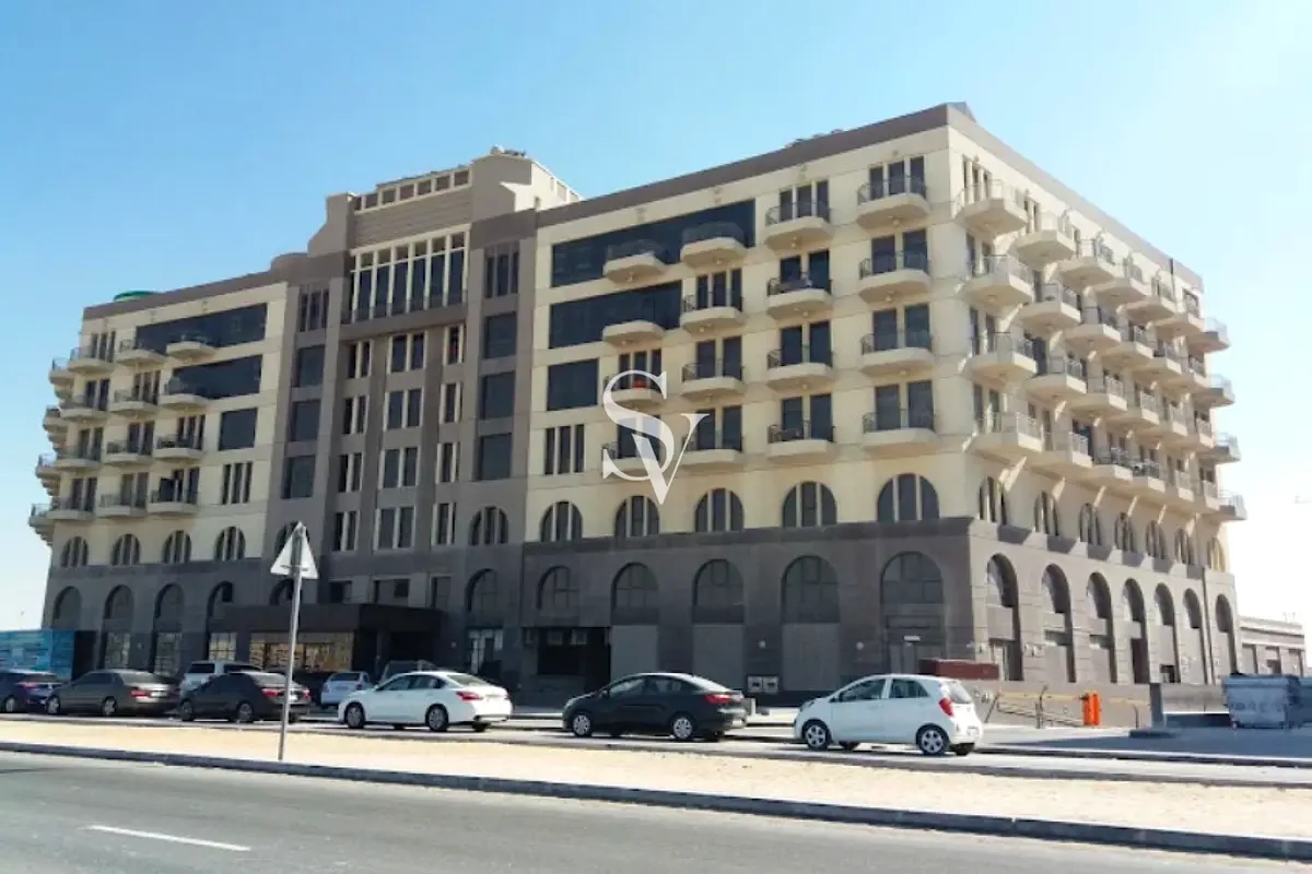 Spacious Fully furnished | in Linclon Park West