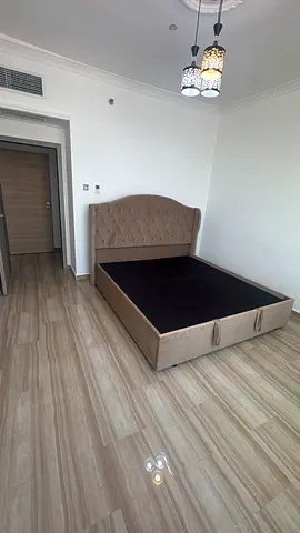 King size bed, 1 month used