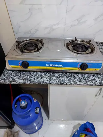 Olsenmark 2-Burner Gas Stove (Used) with ADNOC Gas regulator and cylinder