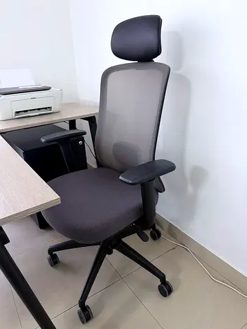 Ergonomic Office Chair with Headrest — Good Condition