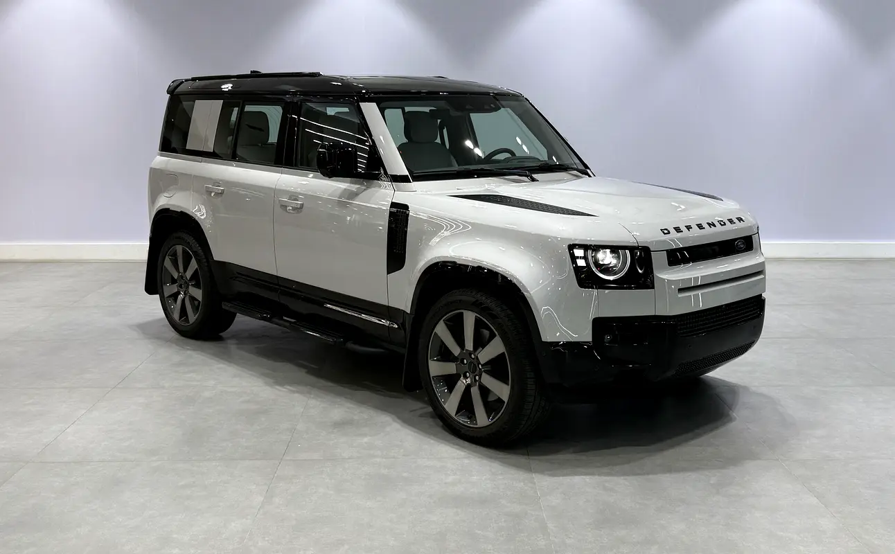 Land Rover Defender 2026 — photo 1 of 11