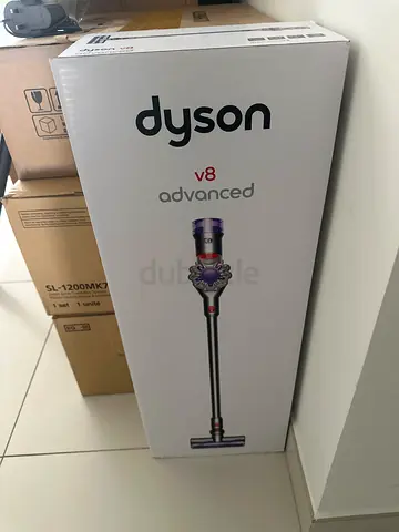 Dyson V8 Advanced cordless vacuum - lightly used, complete in box