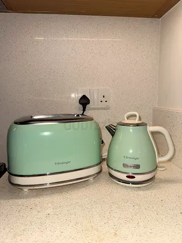 Mint Green Vintage-Style Electric Kettle and Toaster Set